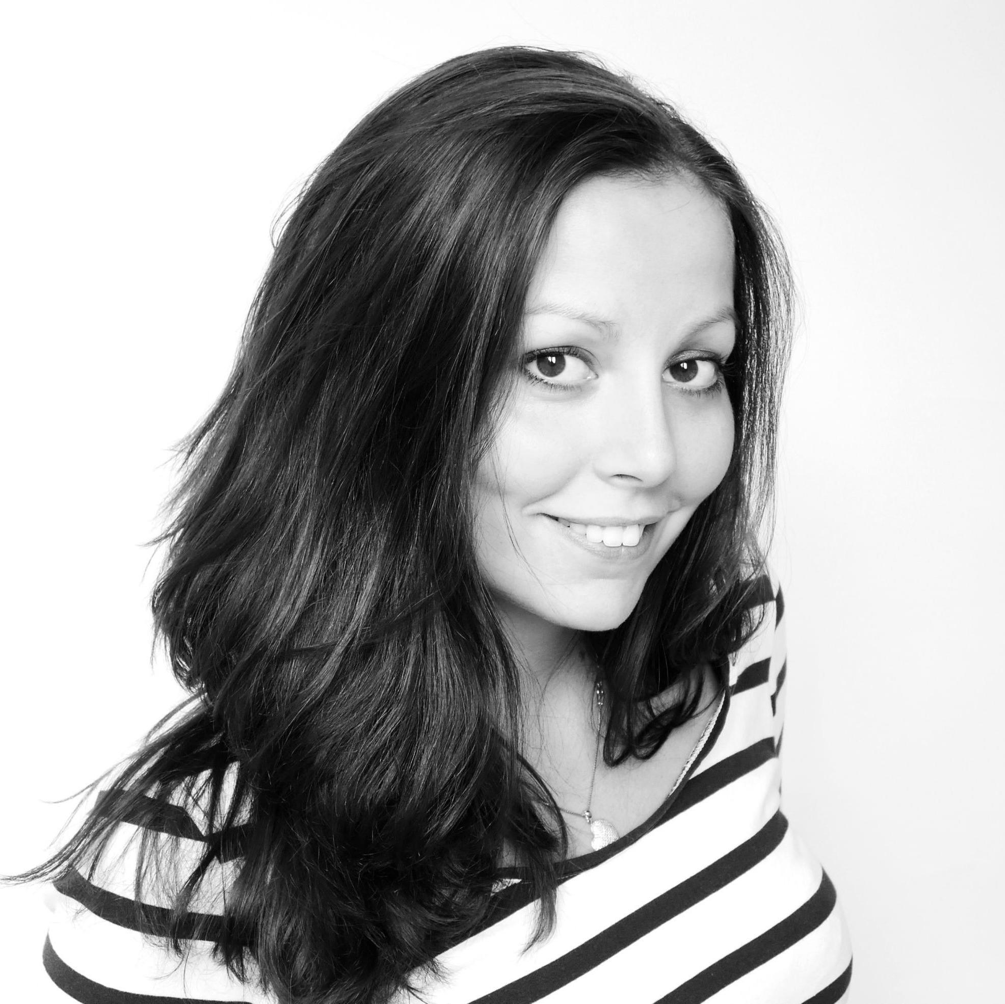 LuciSterbova's profile picture. Vůdce copy smečky v H1.cz, fanynka Sparty a Chomutova. Čtenářka dobrých knížek a milovnice cestování.