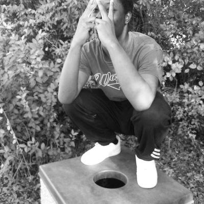 _goldenshvt's profile picture. been shity you just haven't noticed dick head