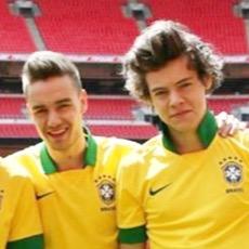 Oi! Não me siga, ao invés, siga @hayesnewcrush por favor. Te dei um follow então retribua seguindo @hayesnewcrush