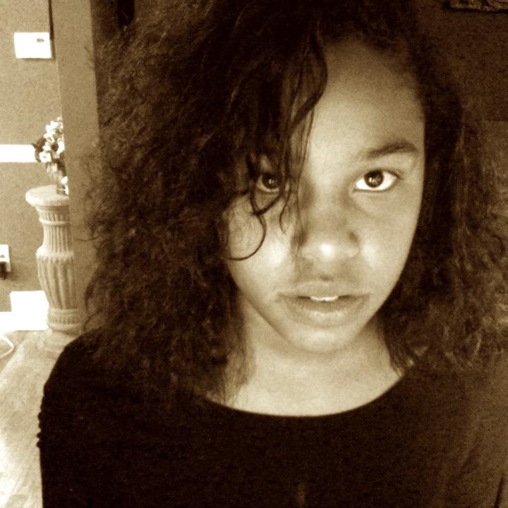 My name is Karimah. I'm a singer, Songwriter, Poet, Artist, and a loving and caring person who loves you 333