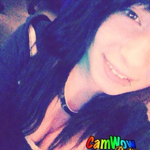 My name is Lyndsay, I'm 16 years old. Check out my stream! http://t.co/Yd54NKlCrw