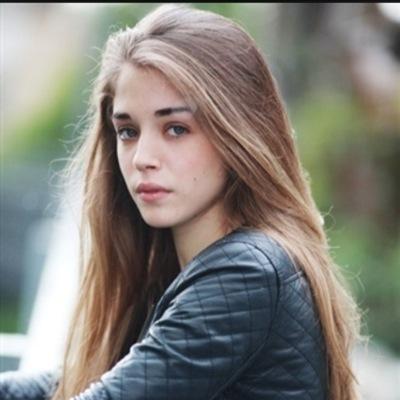 Dans mexique Alice Isaaz compte parler de la belle actrice française @AliceIsaaz consacré Nous aimons #Lacremedelacreme film merveilleux...