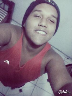 oi sou legal gosto de Rock sou emo e ando de.skate se quiser fala comigo e só fala que nois marca pra se encontra
