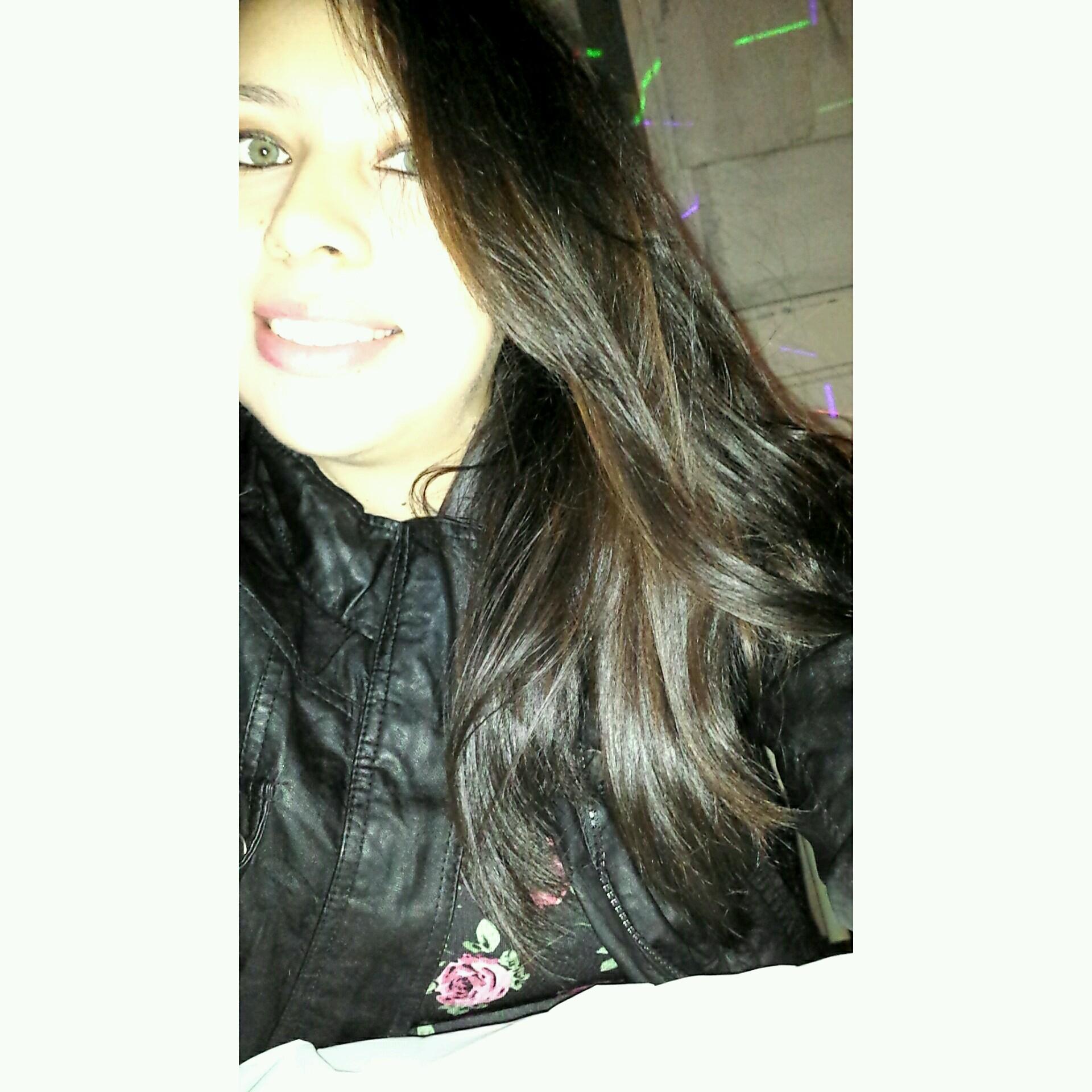 Im fun, caring, loving & outgoing! Im the sweetest & chillest person you'll ever meet.❤ #WOKE