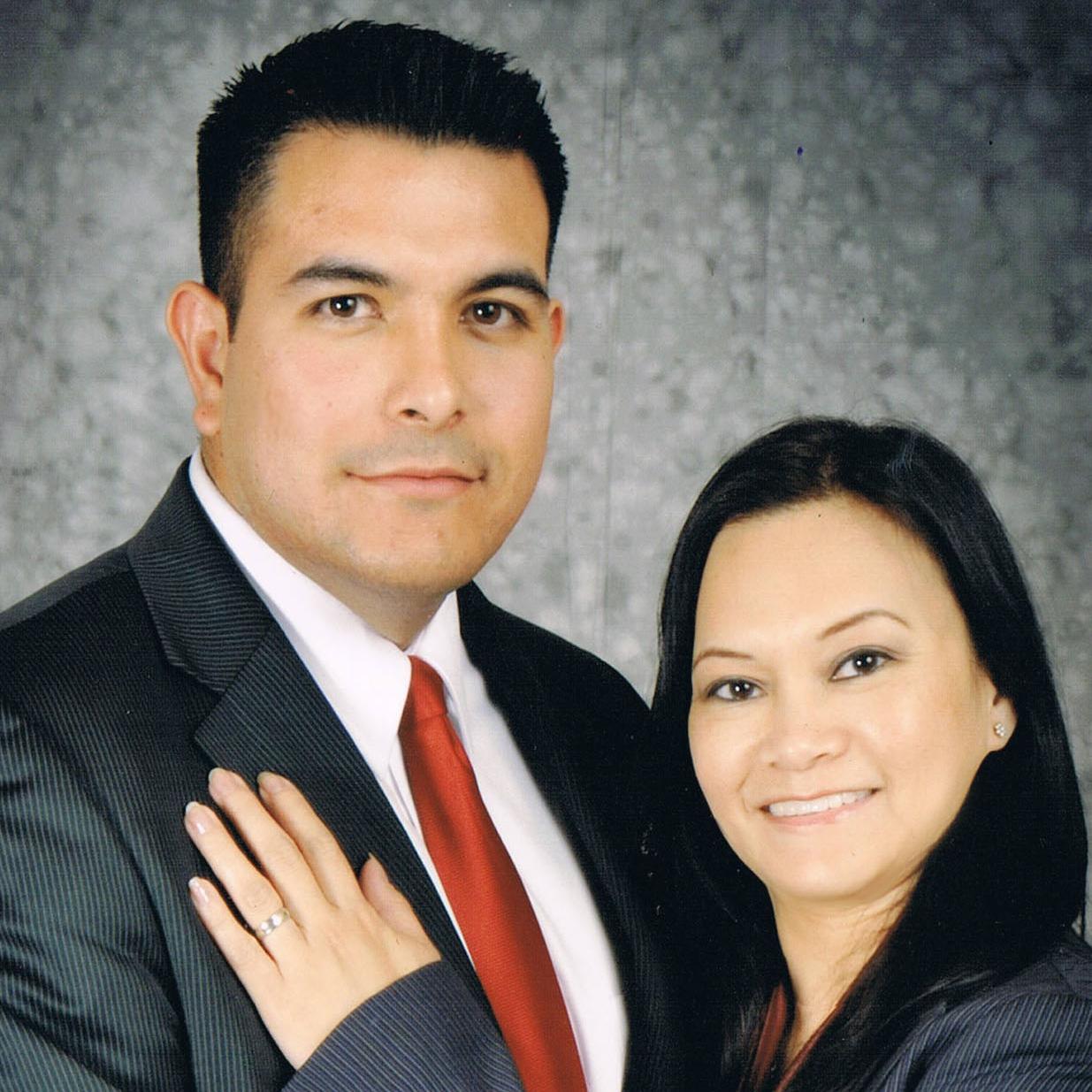 viv_villalobos1's profile picture. 