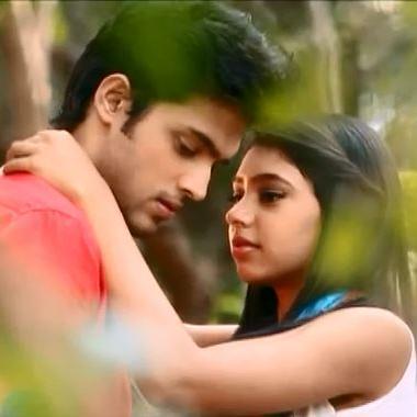 fireflies are secret messengers that whisper in the night. Not just ANOTHER manan fan, but the biggest one yet ;) #kaisiyehyaariyan forr lifeee! love you guyss!