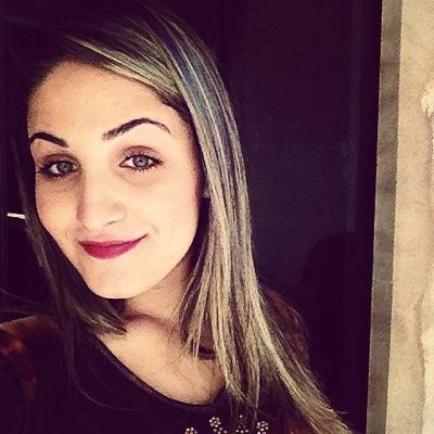 Você pensa que nunca vai esquecer,e esquece.Você pensa que essa dor nunca vai passar, mas passa.Você pensa que tudo é eterno,mas não é.