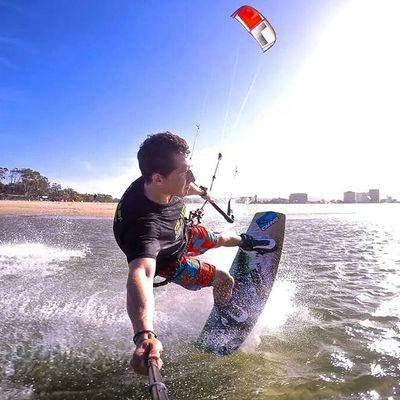 Professional kiteboarder Insta: @elliotdrurykite