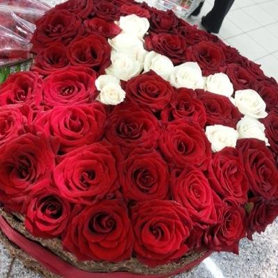 ~ابتسم لااني اعبد ربااً عظيماً استطيع اللجوء اليه بكل وقت