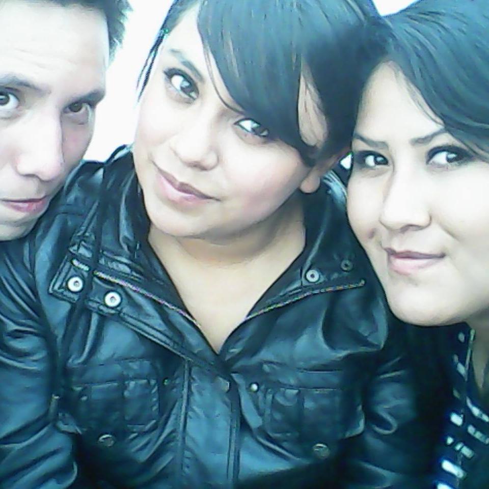 La vida no es perfecta.. pero estar con las personas que amas  va mas allá de la perfección =D