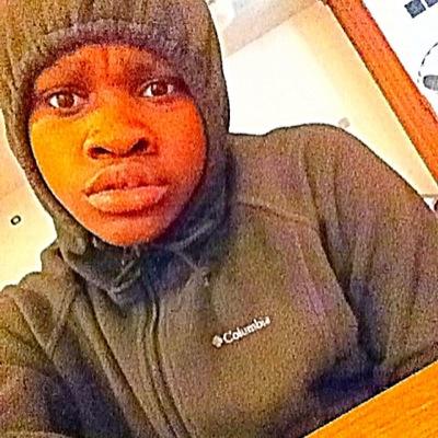•Young&Paid • •Sophmoreeee 2k17• Gang S**• In my circle⭕️no squares❎ so yhu don't fit nigga #OTF IG@ob3yy__