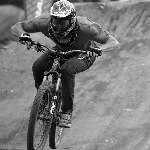 elawrenuk's profile picture. 