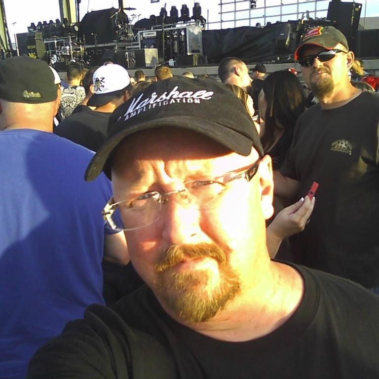 Lead guitarist for heavy rock band RAGE FROM GRACE. Musical influences range from Iron Maiden, Megadeth and old Metellica to In Flames, Lamb of God.