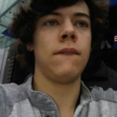 fc who de acéfala shippadora de casal gay