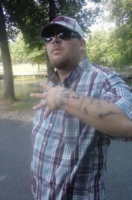 im a business owner, a song writter and recording artist i have two daughters and i love my family and my life