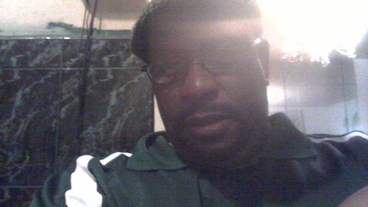 LRobRewind's profile picture. 