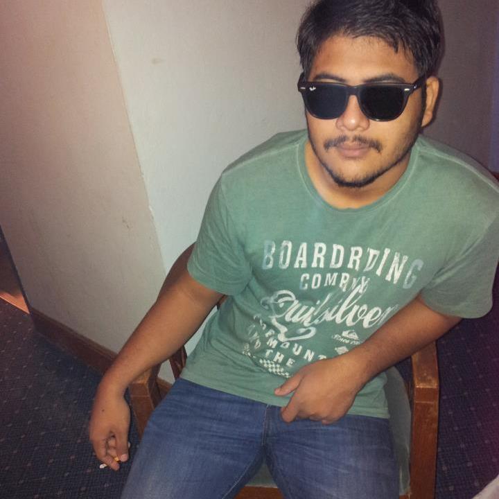 themacmacvil's profile picture. 