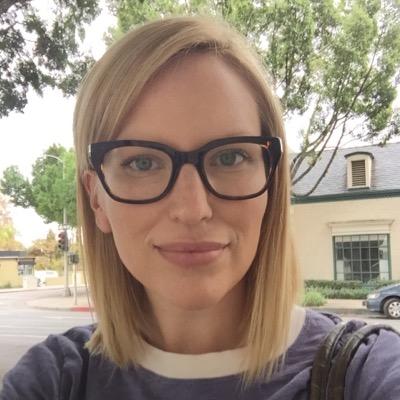 ashleyganz10's profile picture. 