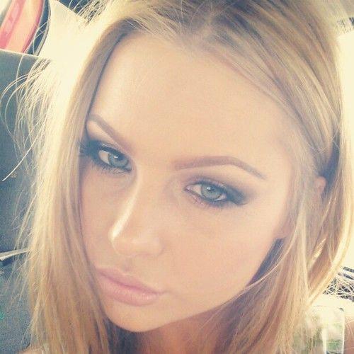 Alikee_9814's profile picture. 