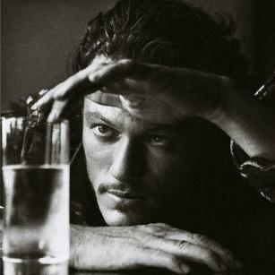 lukevansarg's profile picture. cuenta dedicada al actor gales Luke Evans, desde Argentina