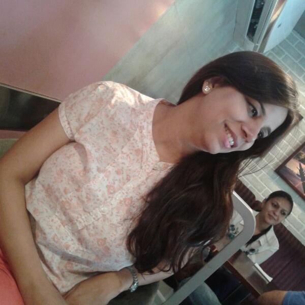 A simple gal and striving for simple joys of life.. don't know why fuss and complications about it...;)