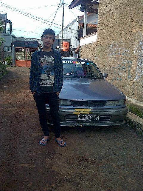 DYL FOURTY dan emwe  concept distro (at plaza parahyangan) Open order nya bos pin : 2a99c8b6