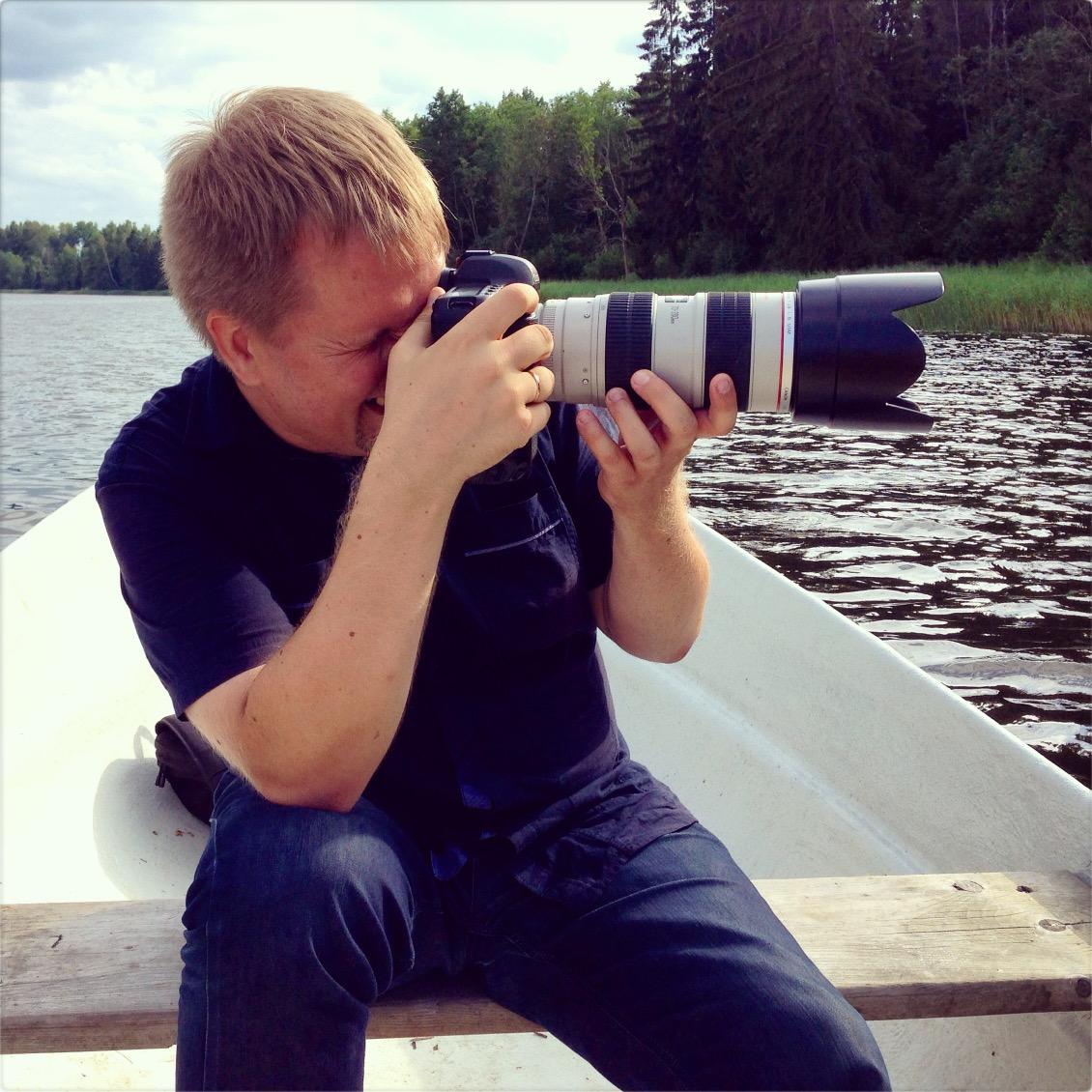 Profesionāla kāzu fotogrāfa pakalpojumi. Individuālas, pāru un ģimeņu fotosesijas. Reportāža, ballītes, pasākumi. Fotokursi, privātstundas..