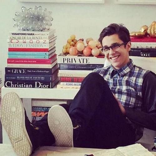 • Eduardo Cilto follows • Potterhead Ravenclaw House, mahomie e Stereo Kicks fan desde 06/12/14 (às 21:23 hrs)