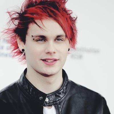 michaelhxir's profile picture. 14 || fangirl || Instagram: @mxrnie_x || Snapchat: marniedallas