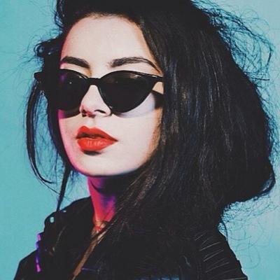 ᕙ(^▽^)ᕗ M | 16 | Aus | In-love with Charli xcx | Defending Pop Punk | Food | Anime | ᕙ(^▽^)ᕗ