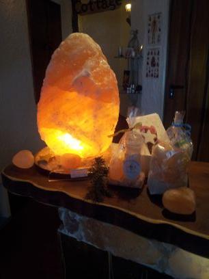 Ja wir wissen das Salzgrotte total lustig klingt *gnihihihi* Bei uns gibt's salzige Luft, Massage, Wohlfühlen,... einfach mal herkommen und selbst gucken ;-)