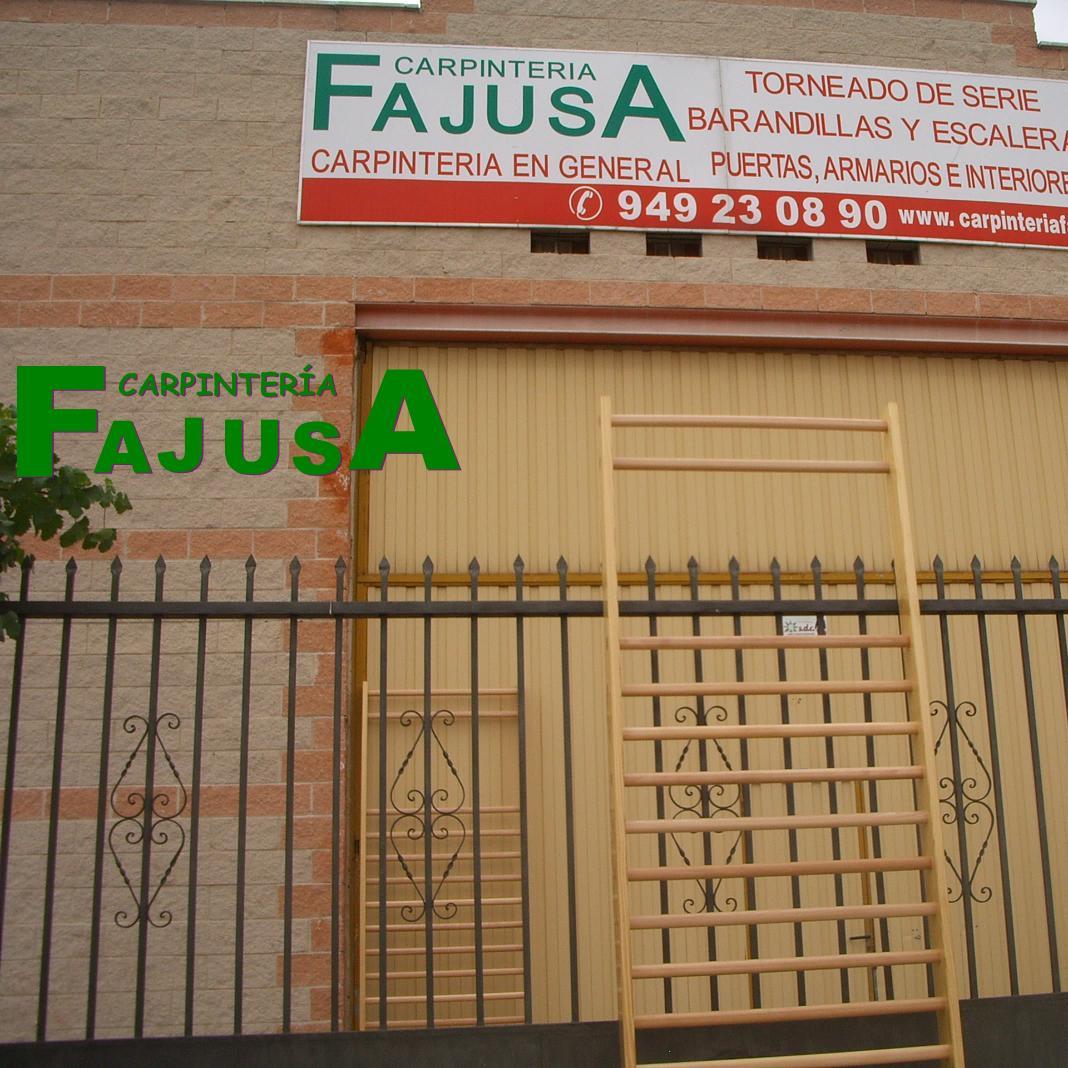 Especialistas en equipamiento deportivo - Espalderas, bancos suecos, bancos en madera de vestuarios, plinto - Teléfono de contacto: 609 025 098