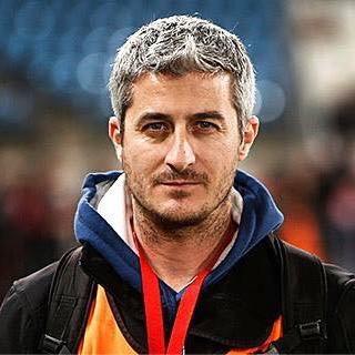 Padre, profesor de autoescuela, aficionado al deporte y a la fotografía