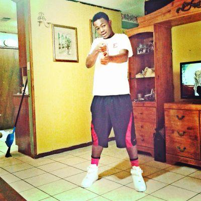 Profile Picture of Badass_Rees (@MauriceTate1) on Twitter