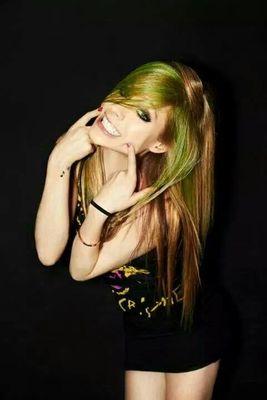 1D♥| JB♥| Avril♥                                                                     Follow me, i'm cool.  :)