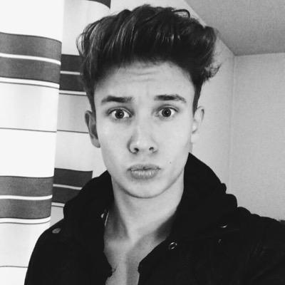 Delta, langues // CODY IS MINE ❤️❤️❤️ ok ?