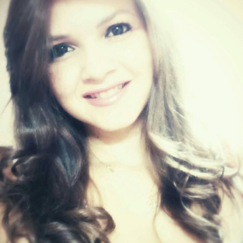 Seja humilde, pois, até o sol com toda sua grandeza se põe e deixa a lua brilhar ;)
