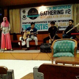 AvenaJogja's profile picture. Alternatif Rock band. Manda (vocal) Rian (gitar) Arief (bass) Ozi (drum)