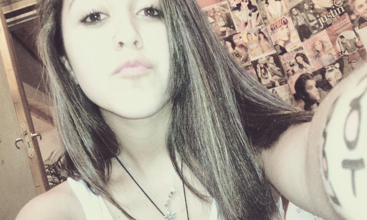 Madurar es dejar ir a alguien que ya no quiere quedarse. / 2966335022 ♡