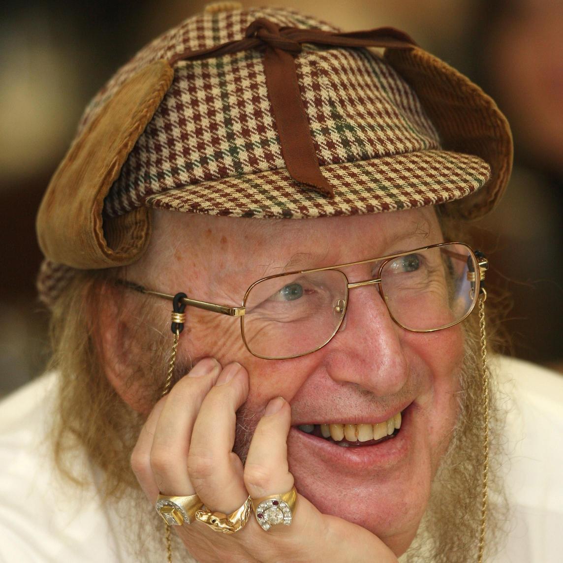 The OFFICIAL John McCririck Twitter Feed - FOLLOW me for all my latest news, views & videos. For all media enquires please contact patsy@personalappearances.biz