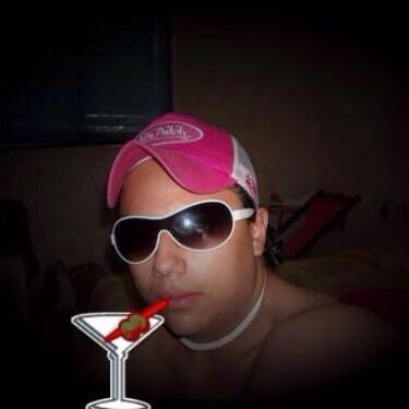 tonshquemami's profile picture. ¿Tonsh qué, mami? ¿Me vas a seguir o qué?