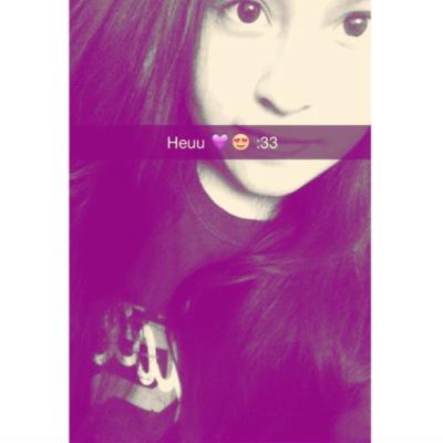 HiiI!! I'm Brenda ✨ • I love @onedirection, • @5SOS 卌 ♫♥ •@TheVampsband ♥ follow me☝️