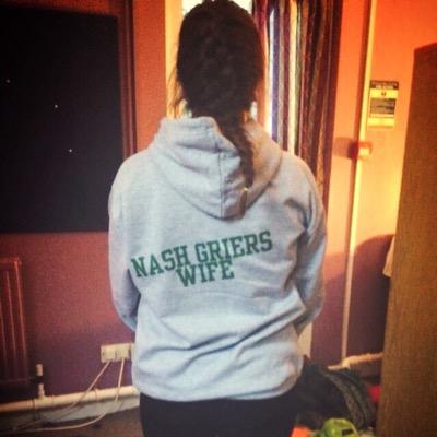 nash and shawn are my life. 1/12 horse rider/hockey/netball. vikki is my niall and bae