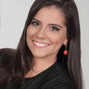 Uma estudante de publicidade e propaganda trabalhando firme para realizar todos seus sonhos, anseios, desejos...
