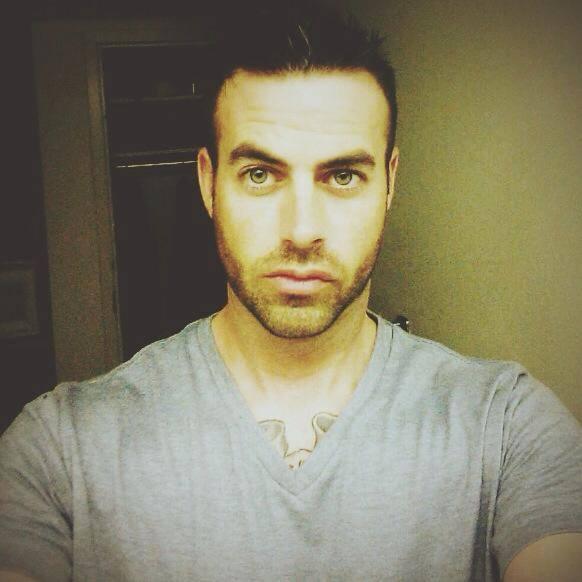 air_cr3w_31's profile picture. 