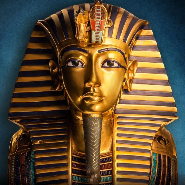 Die Grabkammern des berühmten Pharaos in einer spektakulären Rekonstruktion so erleben, wie sie im Jahr 1922 von Howard Carter entdeckt wurden.