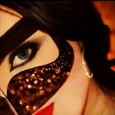 ‏-

منْ ضرّنِي مَا ردّ فيہ ﺎلمضرّهہ . . ﺎحب ﺎشُوف الرَّب عنِي يجازيہ ..