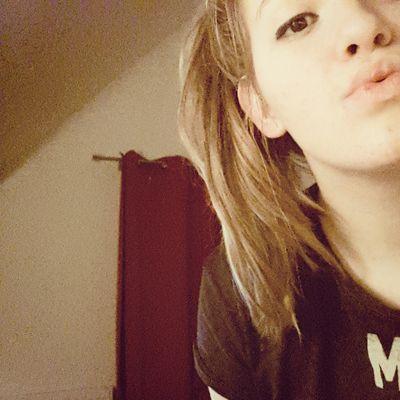 Valentine|15years|Photography|Music|Elephanz|Friends|Panda|#TeamGemini♊|snap: valoutine14|JE SUIS CHARLIE✏