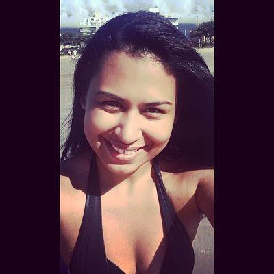mais ti confeço qi um beijo ja disperta o desejo doque a gente faz ♪
eu nao quero mais ti amar de mais mi entregar de mais por alguem que diz qui tanto faaz