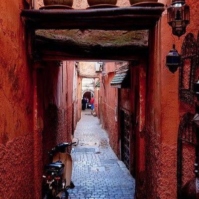 Riad Maison d'hotes en plein coeur de la Medina Marrakech 16, Derb Hantata, Lakssour Bab Ftouh #Maroc #Morocco #Marrakech #Guesthouse Qui y rentre, s'y plaît